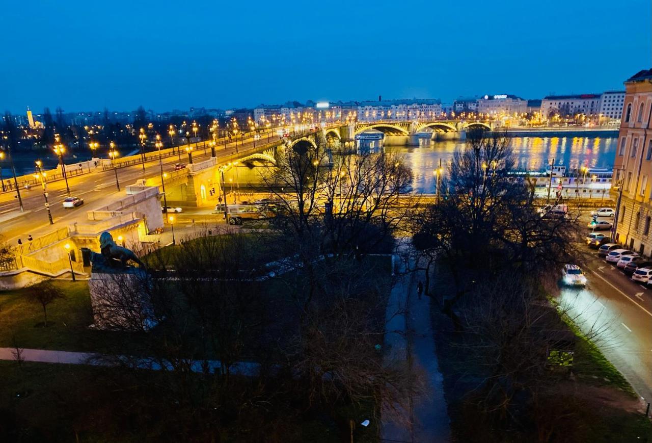 Over The Danube Βουδαπέστη Εξωτερικό φωτογραφία