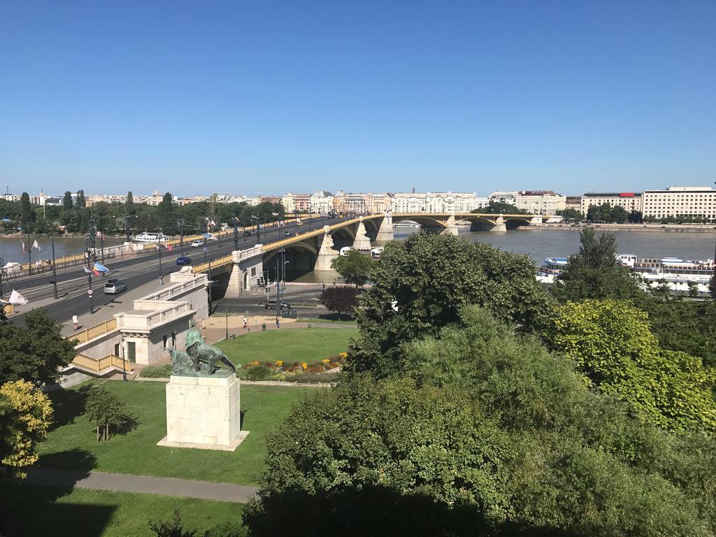 Over The Danube Βουδαπέστη Εξωτερικό φωτογραφία